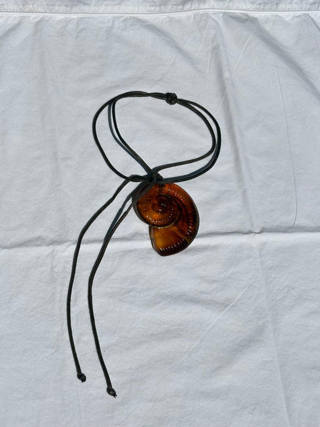 The Shell Necklace - Amber